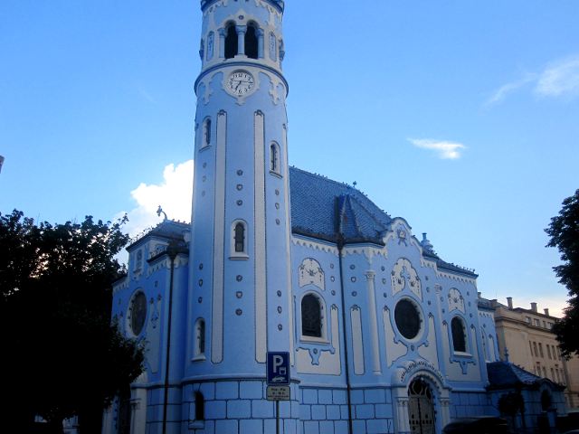 Ver Bratislava - Iglesia Azul